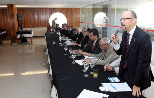 Parlamentares debatem ajustes na lei do Supersimples