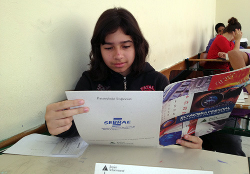 Adolescentes de todo pa�s vivem dia de empres�rio