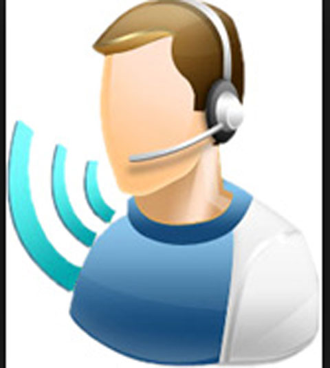 Vendedor online ajuda cliente a navegar pelo e-commerce