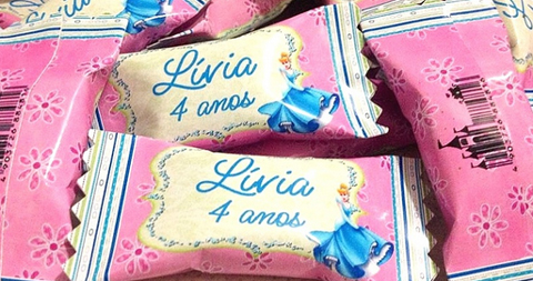 Profissionais deixam carreiras e faturam at� R$ 40 mil com lembrancinhas