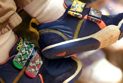 T�nis � fabricado especialmente para p� de crian�a